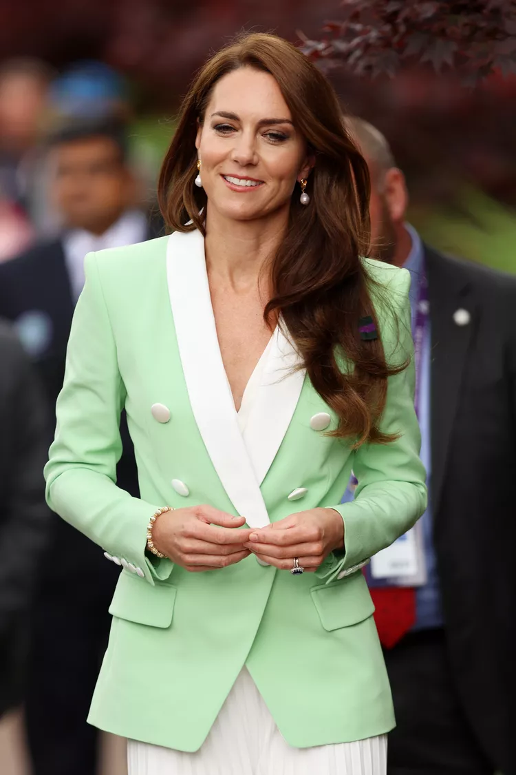 Kate Middleton Makes Rare Public Appearance Alongside Royal Family in Balmoral: See the Pics!